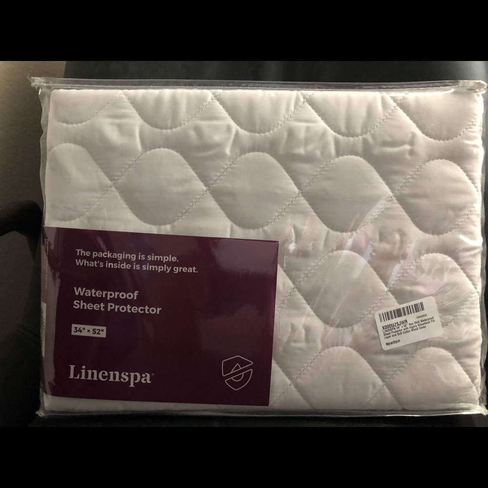 Linenspa Waterproof Sheet Protector - Picture 2 of 3